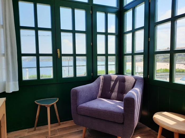 Apartamentos El Muelle Комилас Екстериор снимка
